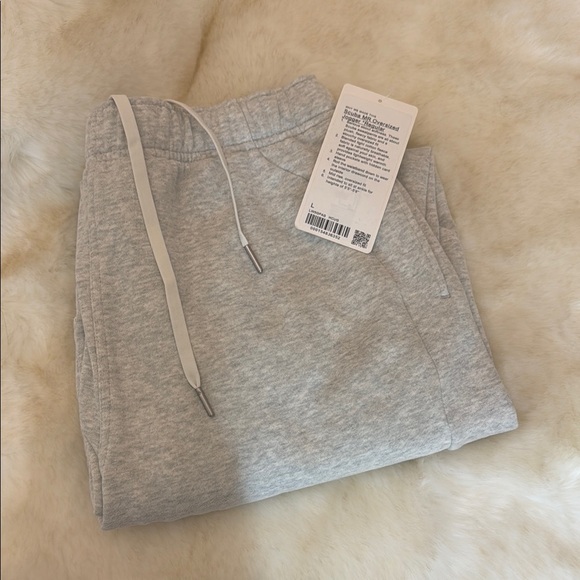 Lululemon MR oversized Joggers- regular NWT - Picture 1 of 5